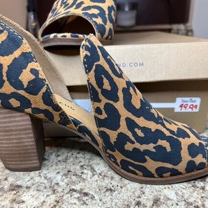 Suede Leopard print wedged heel